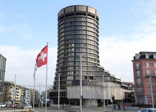 Central Banks Urged to Revamp Interest Rate Strategies