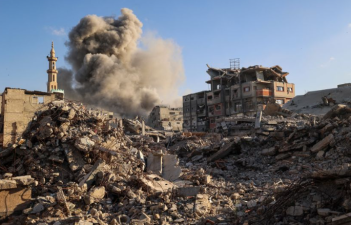 Israel-Hamas Ceasefire Faces Critical Challenges in 2025