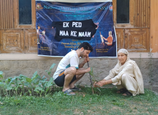 Ek Ped Maa Ke Naam Campaign